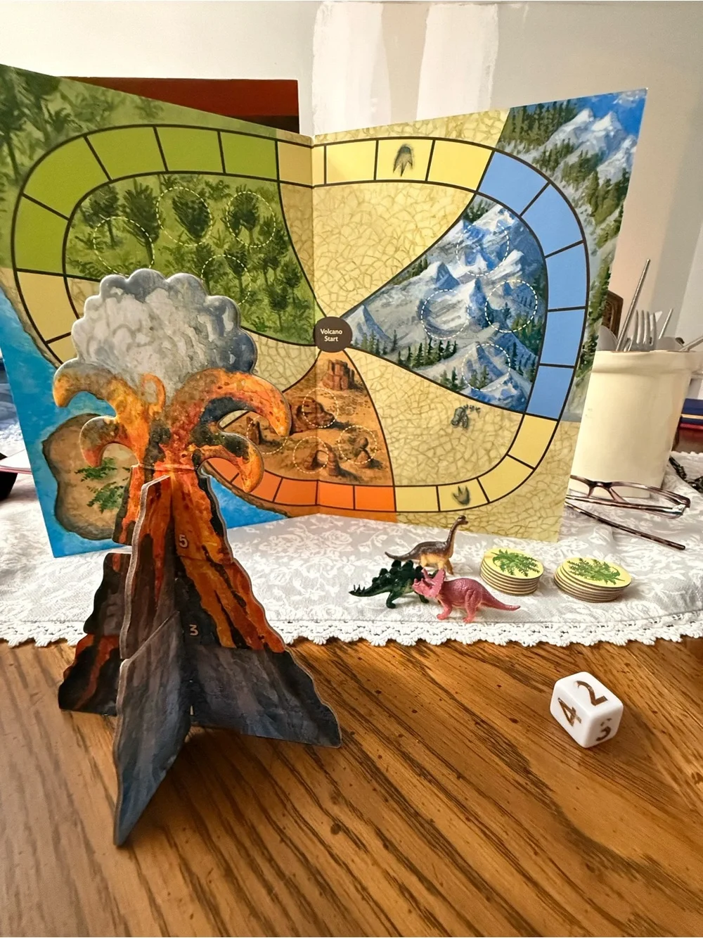 Peaceable Kingdom Dinosaur Escape Board Game Ages 4+